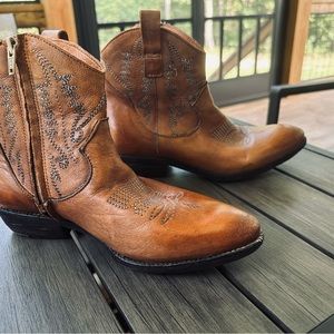 Women’s Real Leather Zoe Boots Size 7.  Purchased from Freebird.